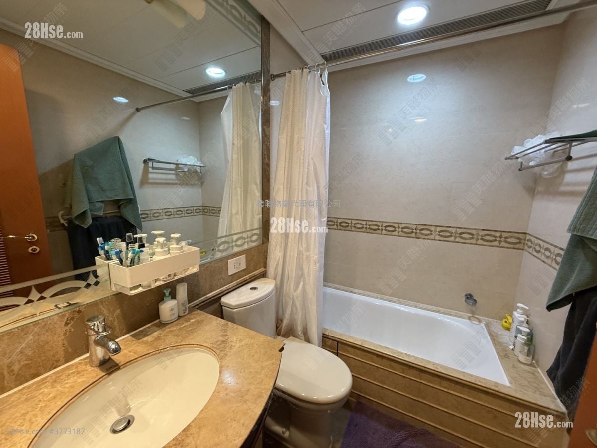 君颐峰 售盘 3 房 , 2 浴室 1,074 平方尺