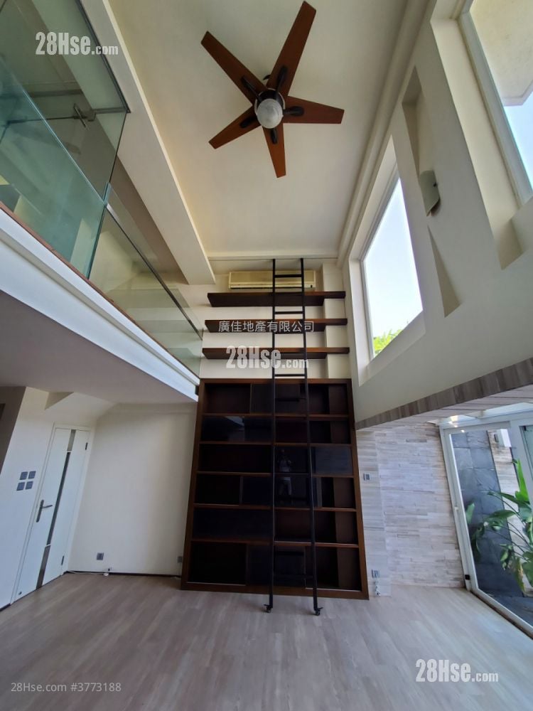 银辉别墅 售盘 4 房 , 3 浴室 1,893 平方尺