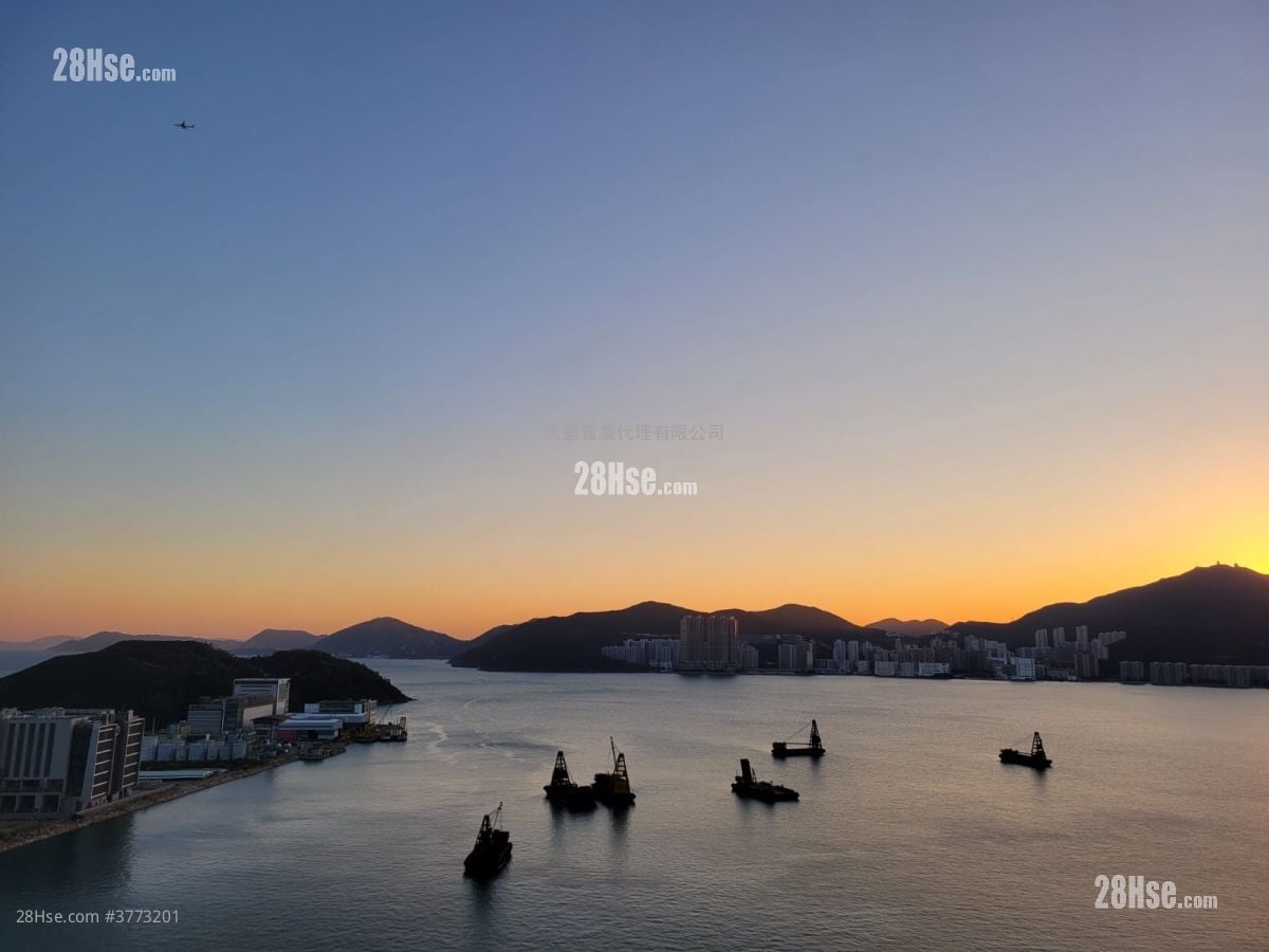 Lp6 Sell 4 Bedrooms , 2 Bathrooms 1,086 ft²