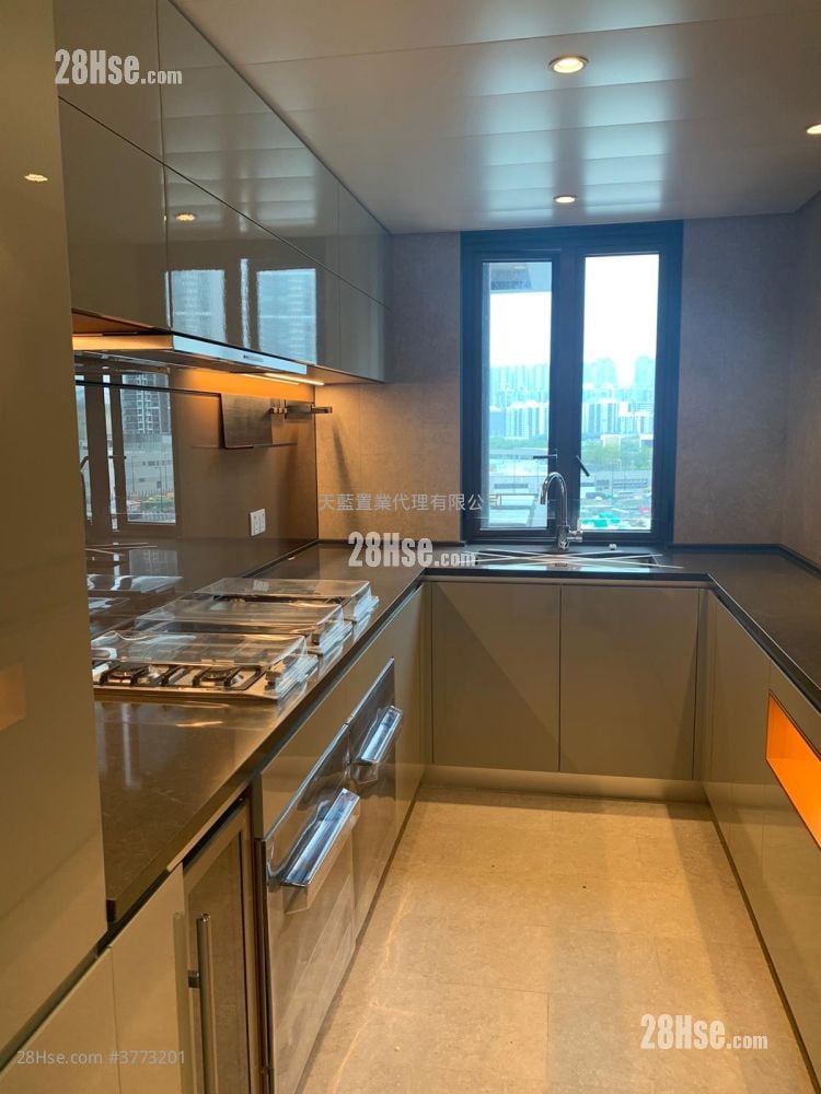 Lp6 Sell 4 Bedrooms , 2 Bathrooms 1,086 ft²