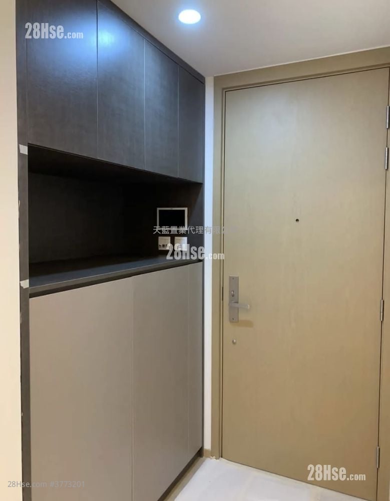 Lp6 Sell 4 Bedrooms , 2 Bathrooms 1,086 ft²