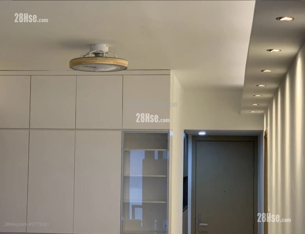 Lp6 Sell 4 Bedrooms , 2 Bathrooms 1,086 ft²