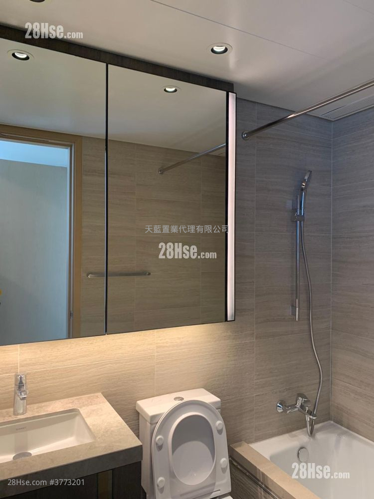 Lp6 Sell 4 Bedrooms , 2 Bathrooms 1,086 ft²