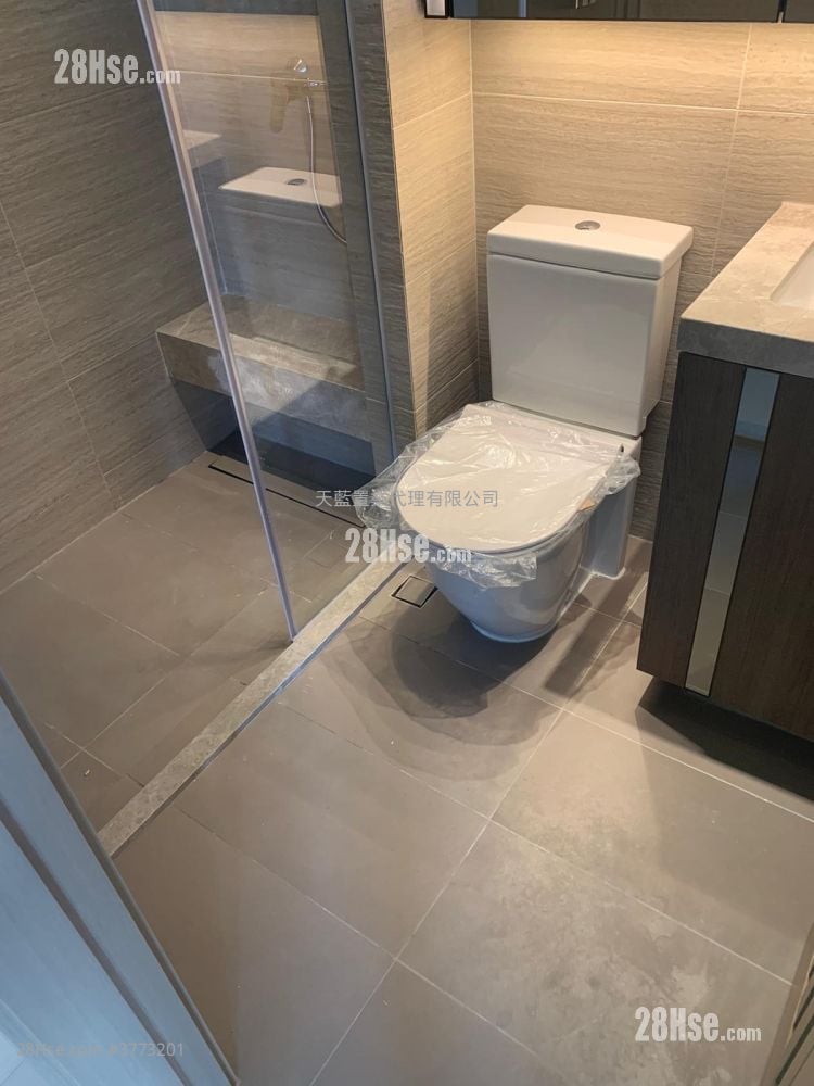 Lp6 Sell 4 Bedrooms , 2 Bathrooms 1,086 ft²