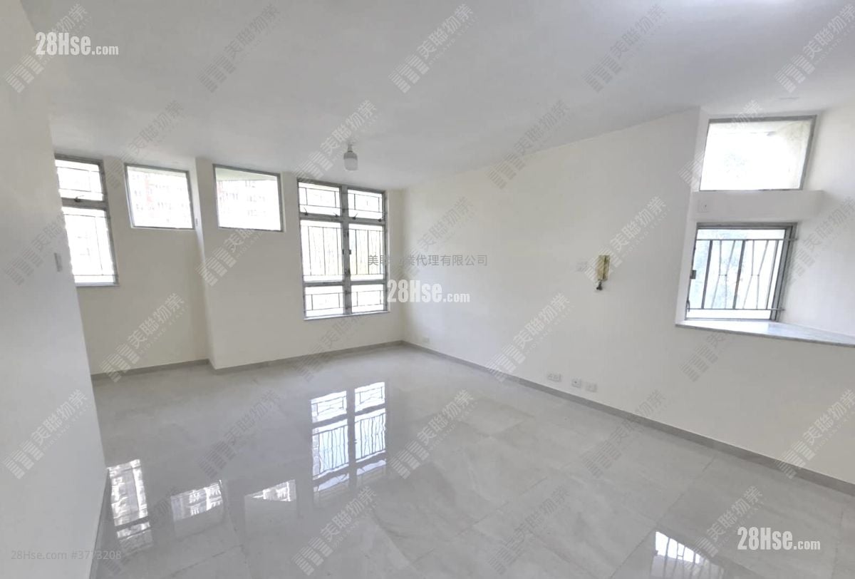 Yuk Ming Court Sell 1 Bathroom 440 ft²