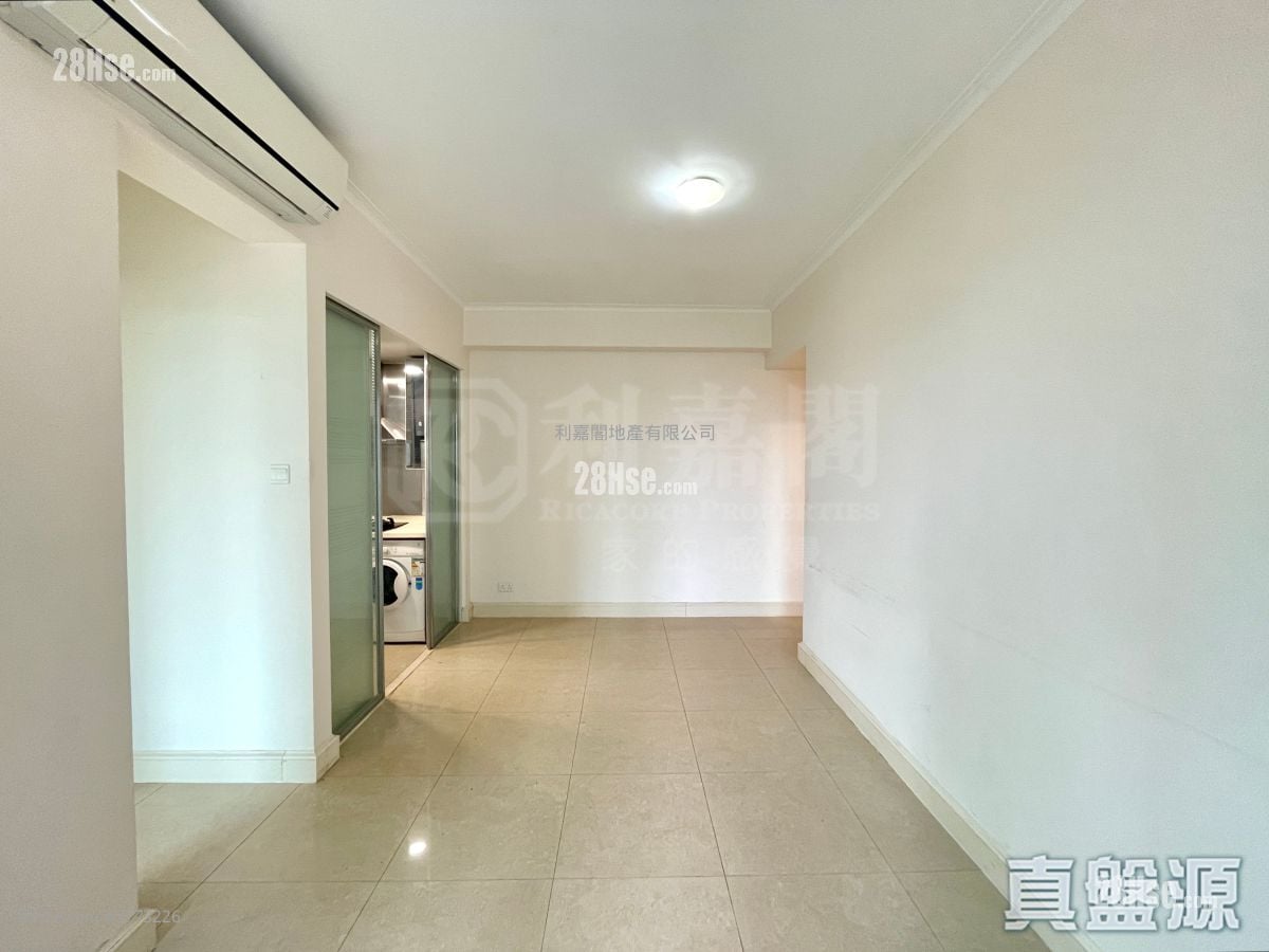 The Capitol Sell 519 ft²