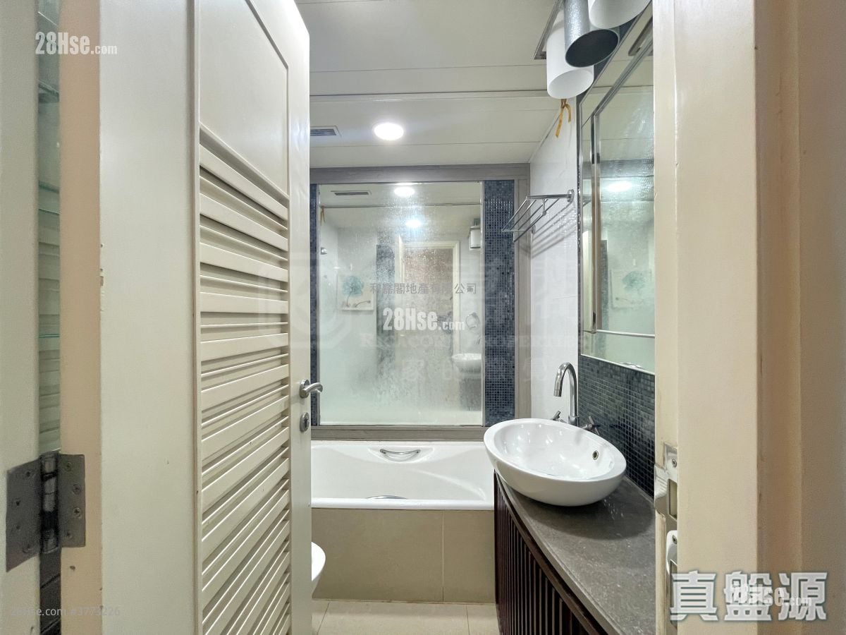 The Capitol Sell 519 ft²