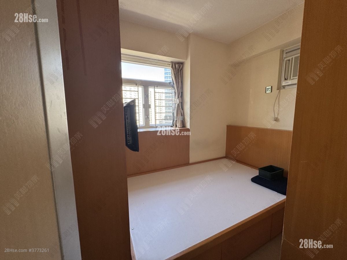 Kornhill Garden Sell 3 Bedrooms , 1 Bathroom 592 ft²