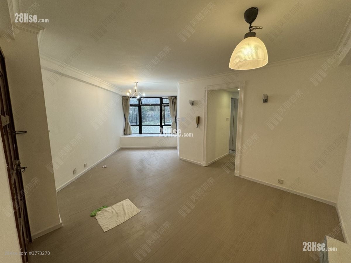 Kornhill Sell 2 Bedrooms , 1 Bathroom 522 ft²