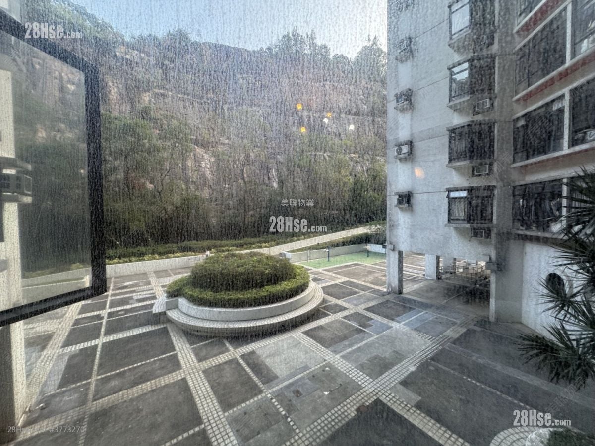 Kornhill Sell 2 Bedrooms , 1 Bathroom 522 ft²