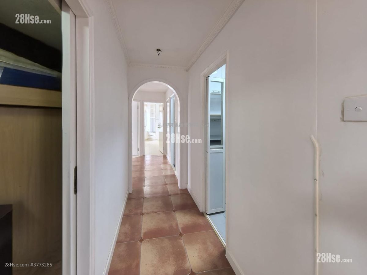 太古城 售盘 3 房 , 2 浴室 1,015 平方尺