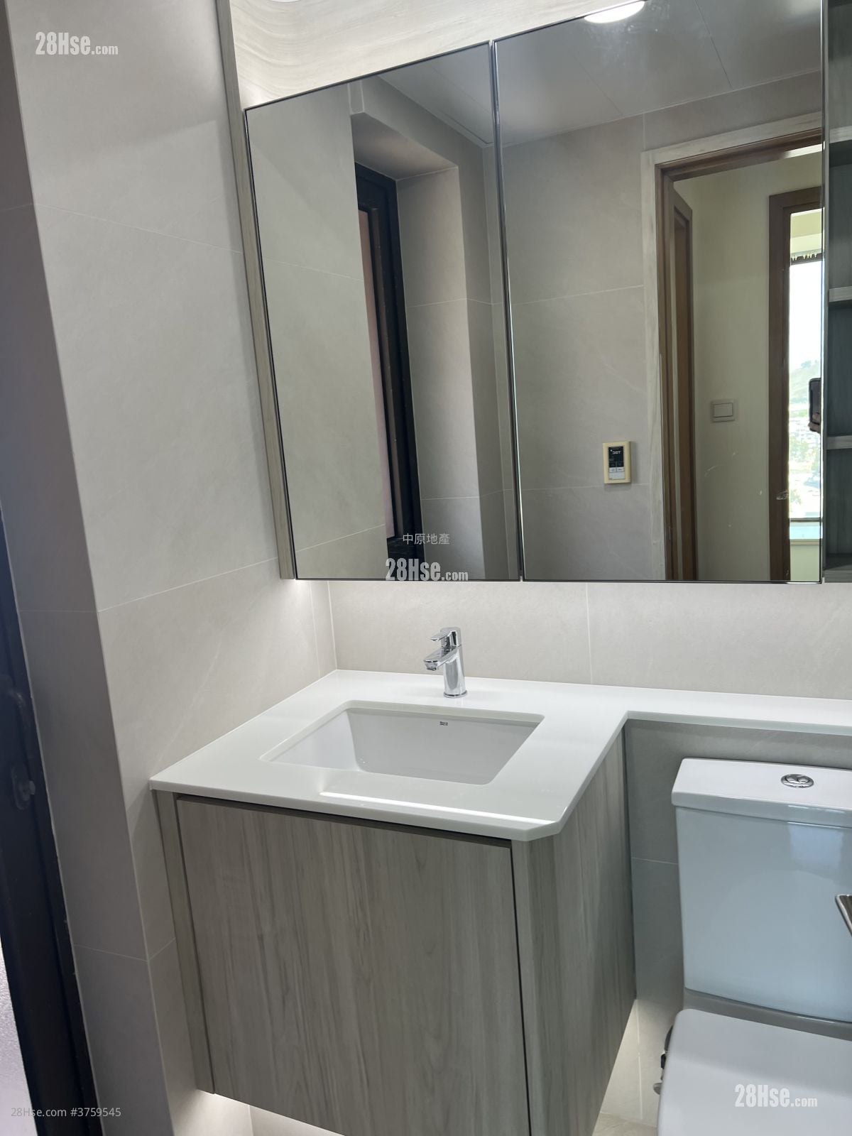 One Regent Place Sell 3 Bedrooms 600 ft²