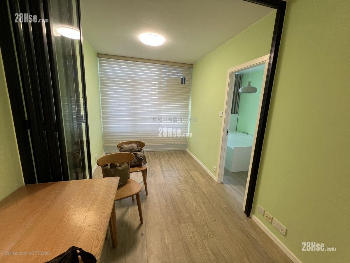 Shan Lai Court Sell 1 Bedroom , 1 Bathroom 385 ft²