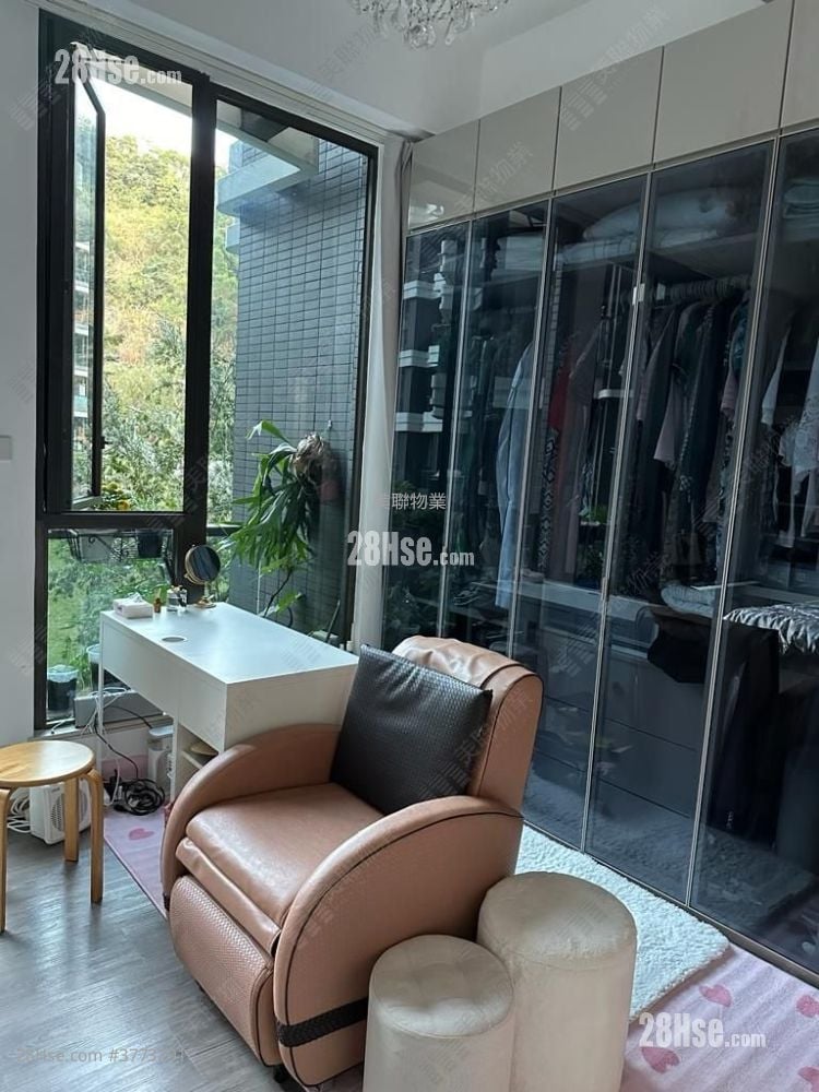 Dragons Range Sell 3 Bedrooms , 2 Bathrooms 809 ft²