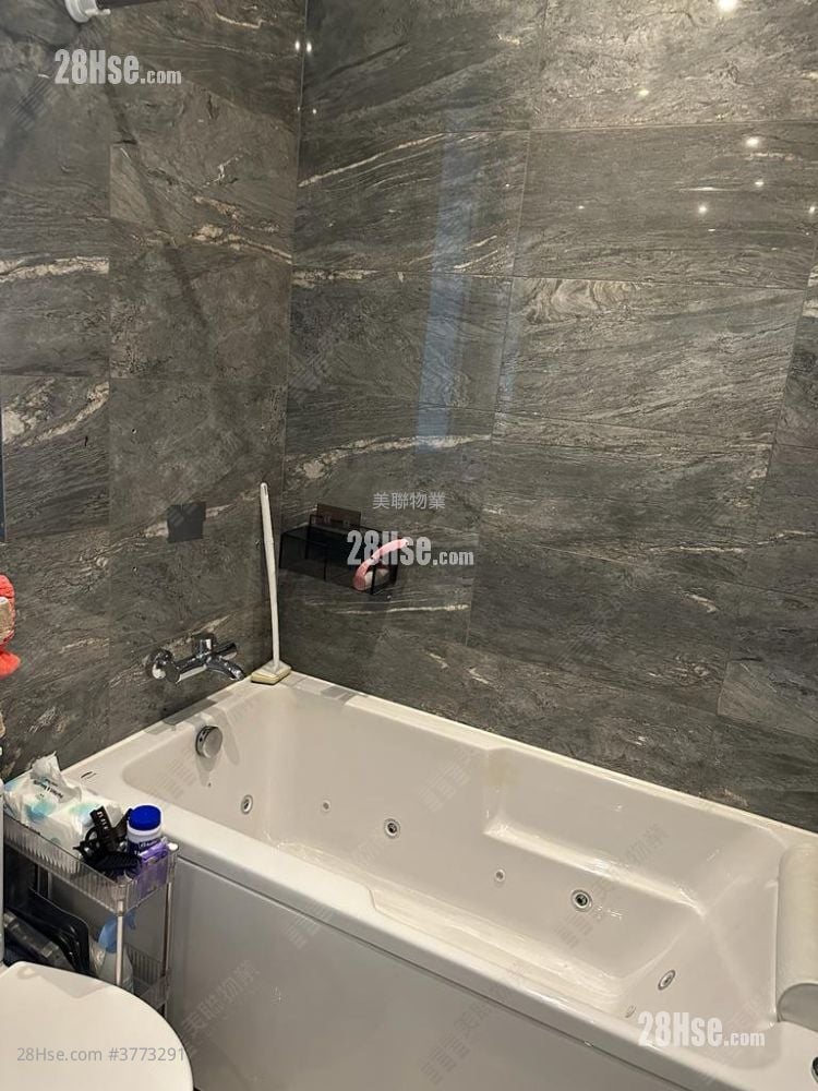 Dragons Range Sell 3 Bedrooms , 2 Bathrooms 809 ft²