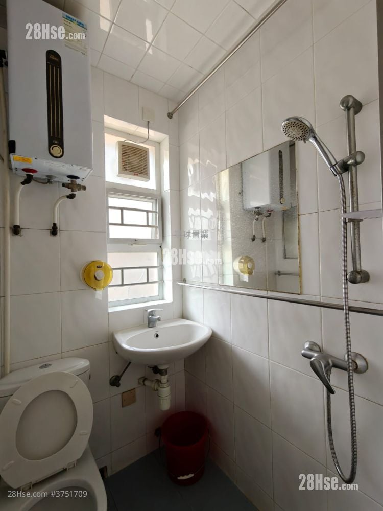 村屋 租盤 2 房 , 1 浴室