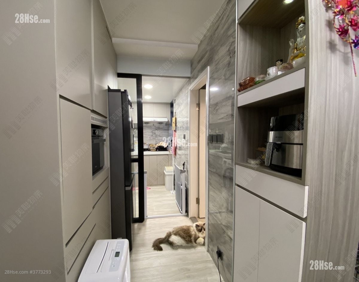 Shan Lai Court Sell 385 ft²