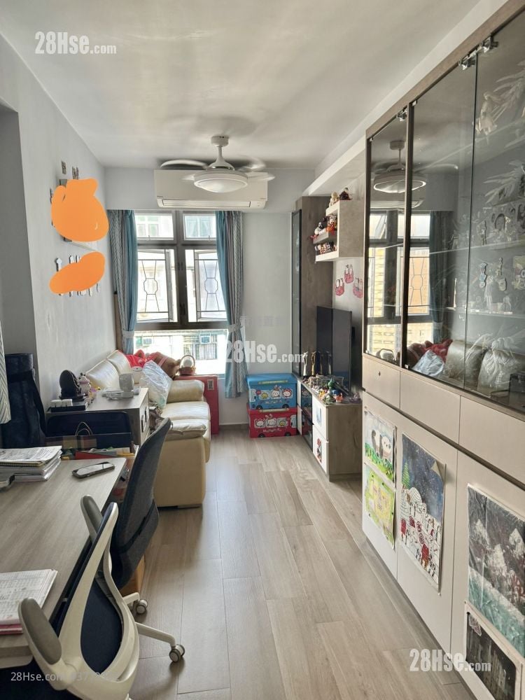 The Eastborne Sell 2 Bedrooms , 1 Bathroom 335 ft²