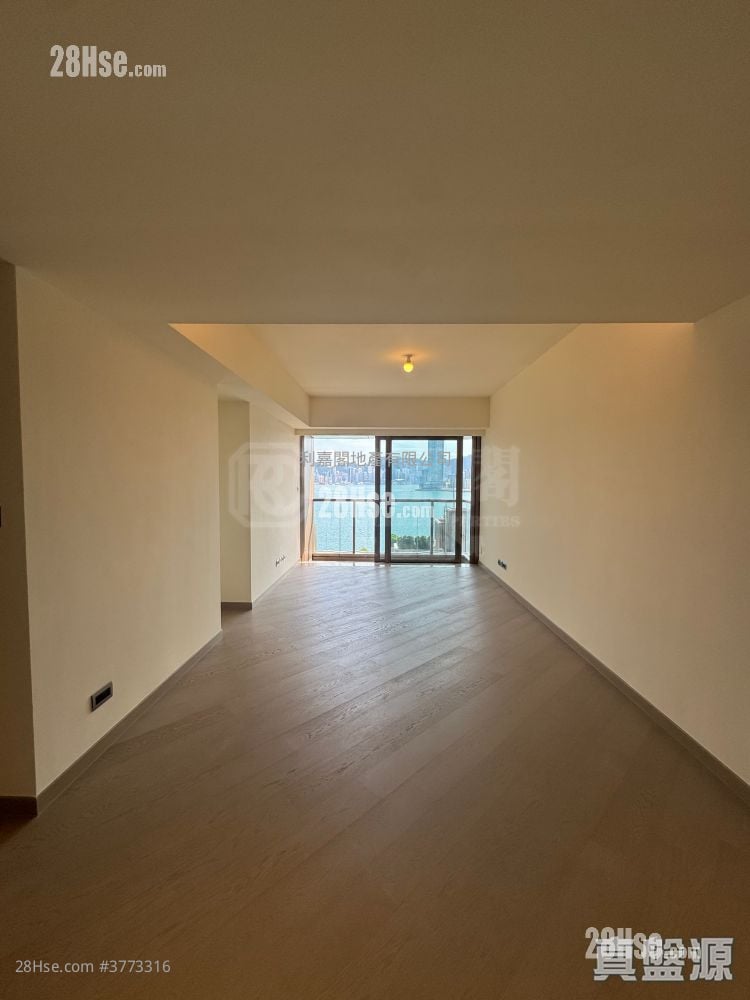 Pano Harbour Sell 3 Bedrooms 1,185 ft²