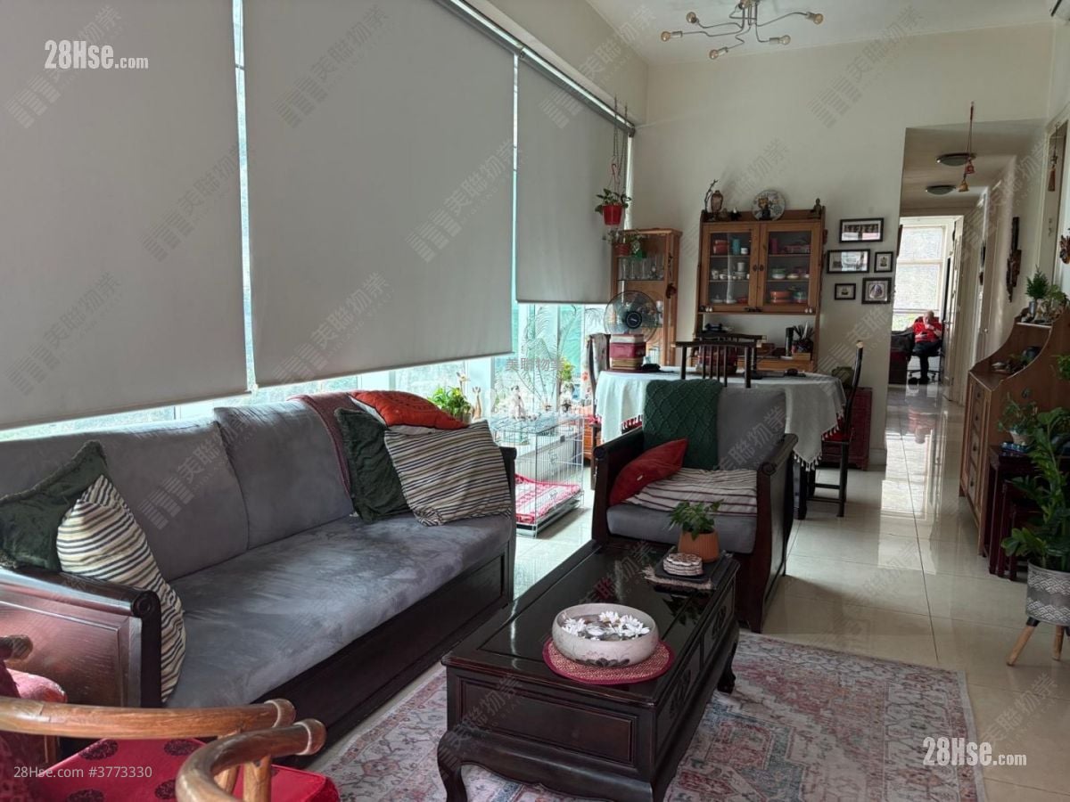 Casa 880 售盘 4 房 , 2 浴室 1,008 平方尺