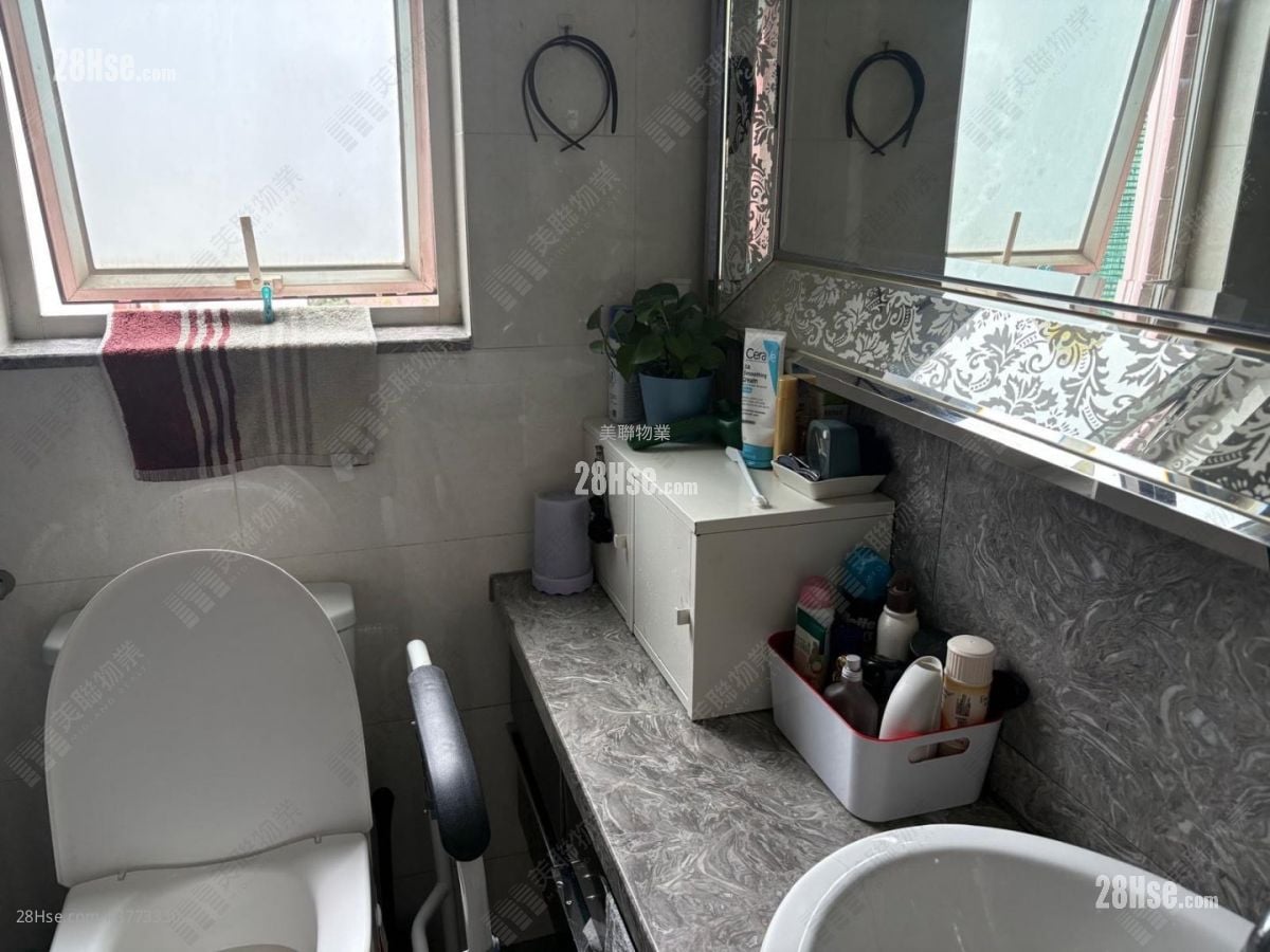 Casa 880 售盘 4 房 , 2 浴室 1,008 平方尺