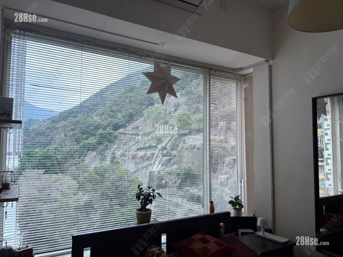 Casa 880 售盘 4 房 , 2 浴室 1,008 平方尺