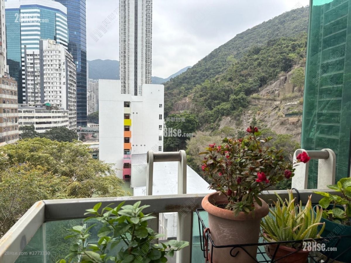 Casa 880 售盘 4 房 , 2 浴室 1,008 平方尺