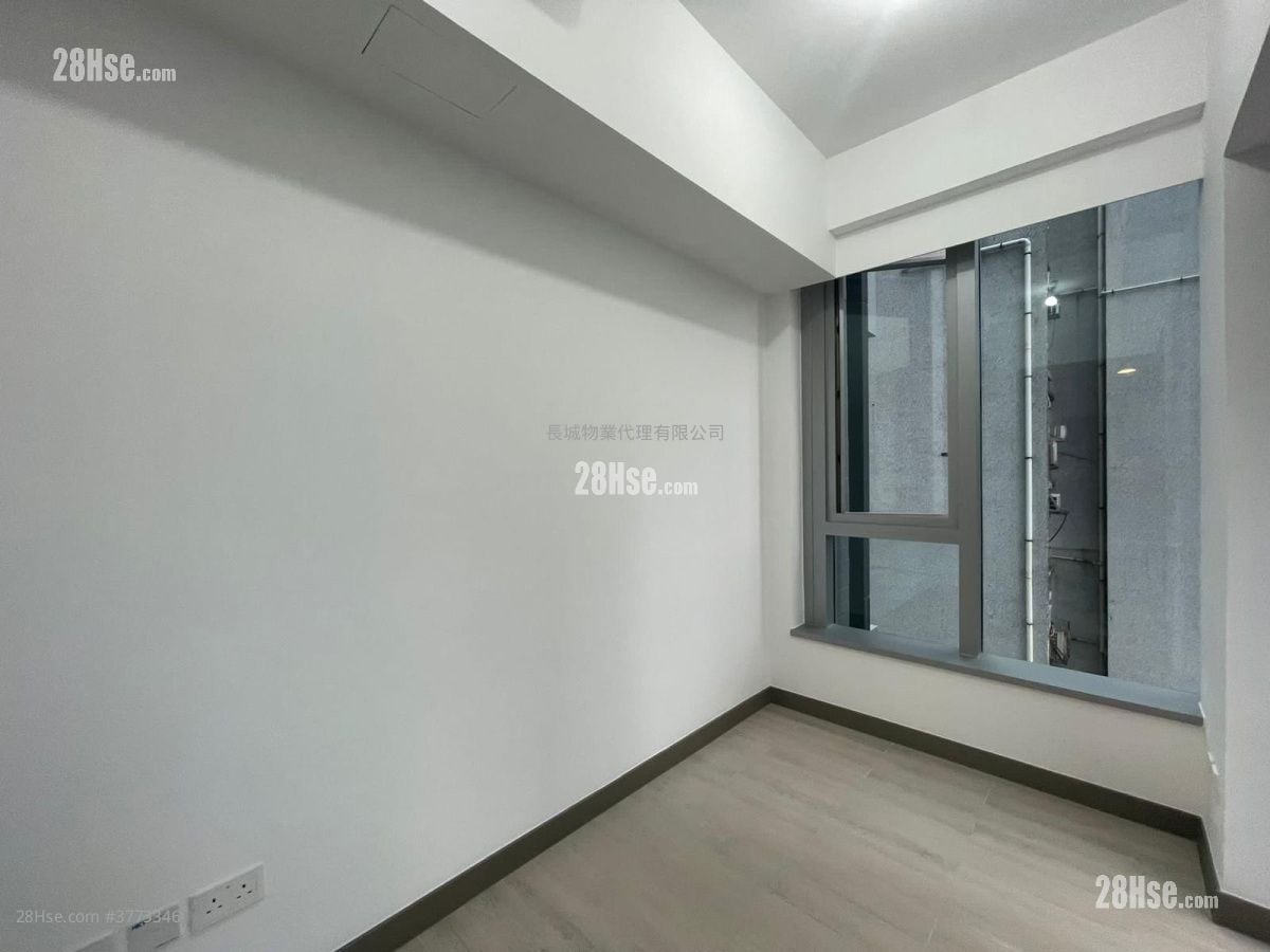 L Living 23 Sell Studio , 1 Bathroom 276 ft²