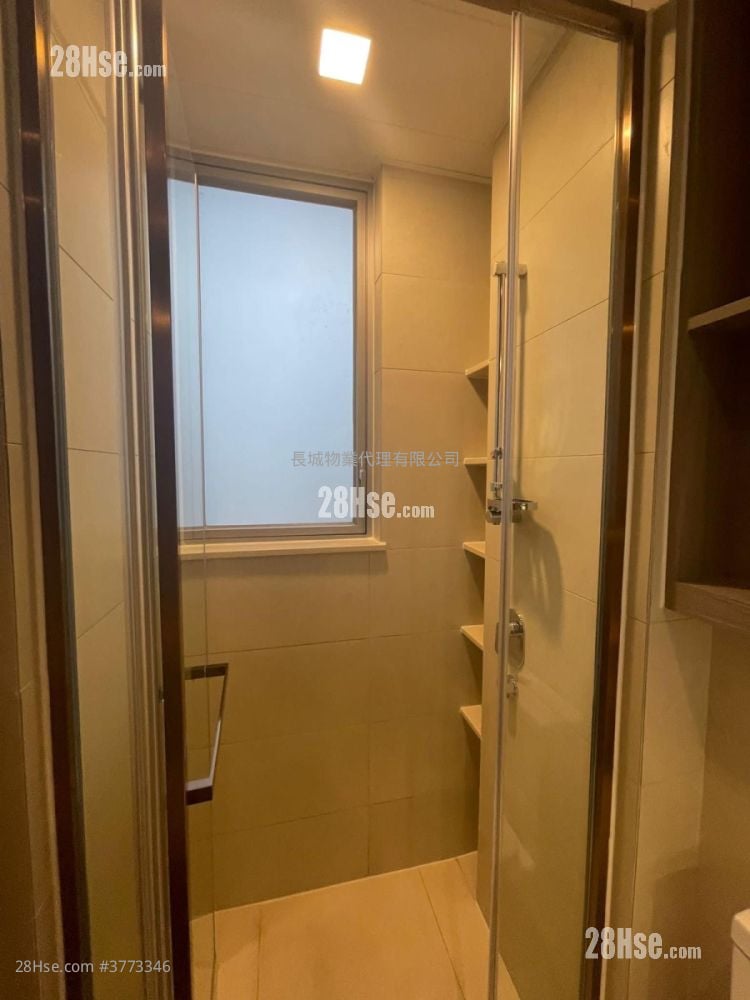 L Living 23 Sell Studio , 1 Bathroom 276 ft²