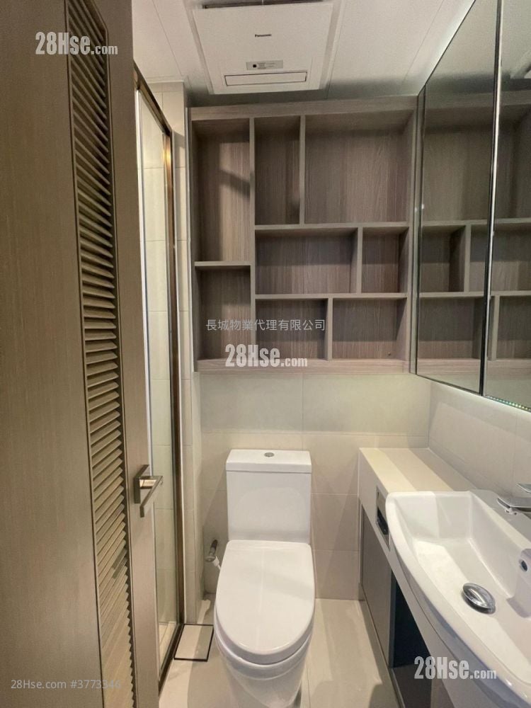 L Living 23 Sell Studio , 1 Bathroom 276 ft²