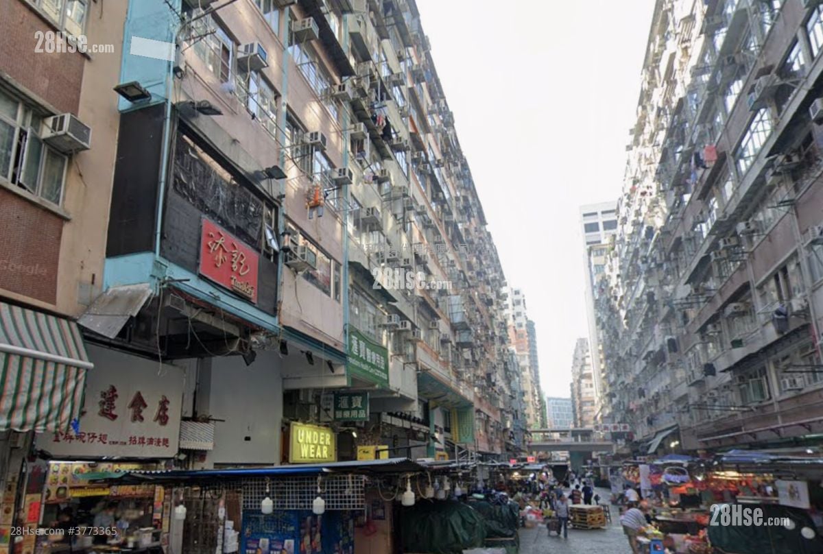 Wah Yuen Building Sell 4 Bedrooms , 4 Bathrooms 631 ft²