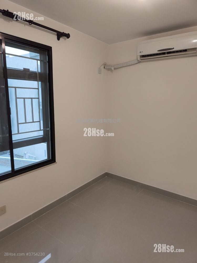 村屋 租盘 3 房 , 2 浴室 630 平方尺