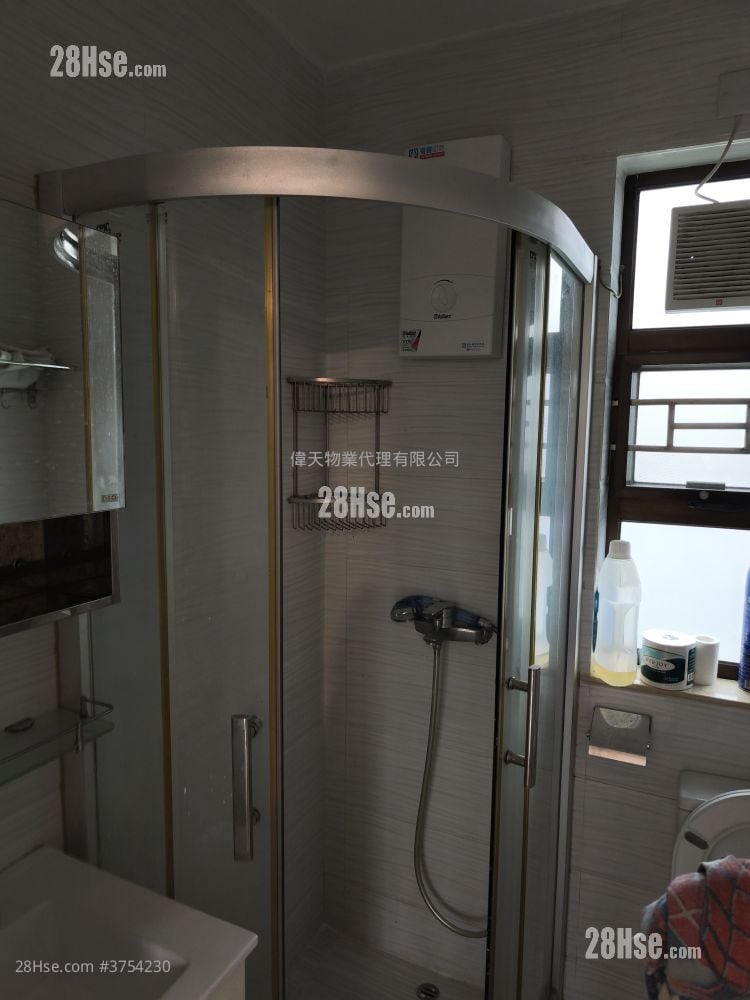 村屋 租盘 3 房 , 2 浴室 630 平方尺