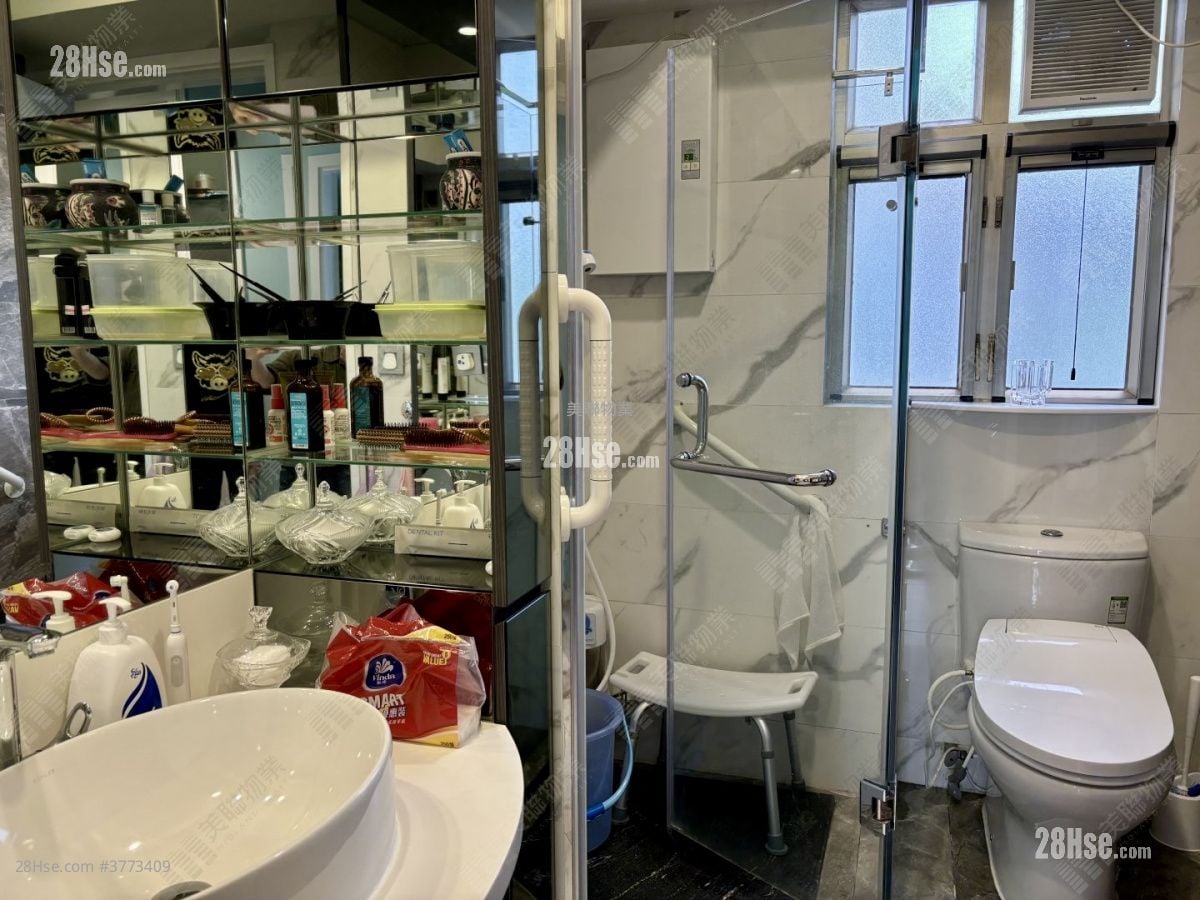 Long Beach Gardens Sell 4 Bedrooms , 4 Bathrooms 2,157 ft²