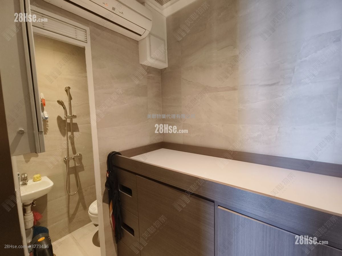 Ayton Sell 4 Bedrooms , 4 Bathrooms 1,189 ft²