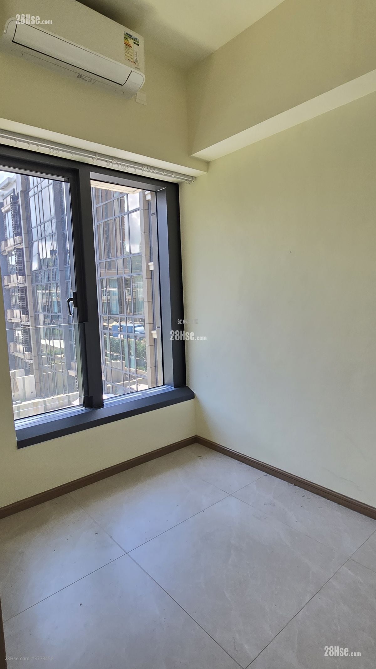 #LYOS 租盘 2 房 451 平方尺