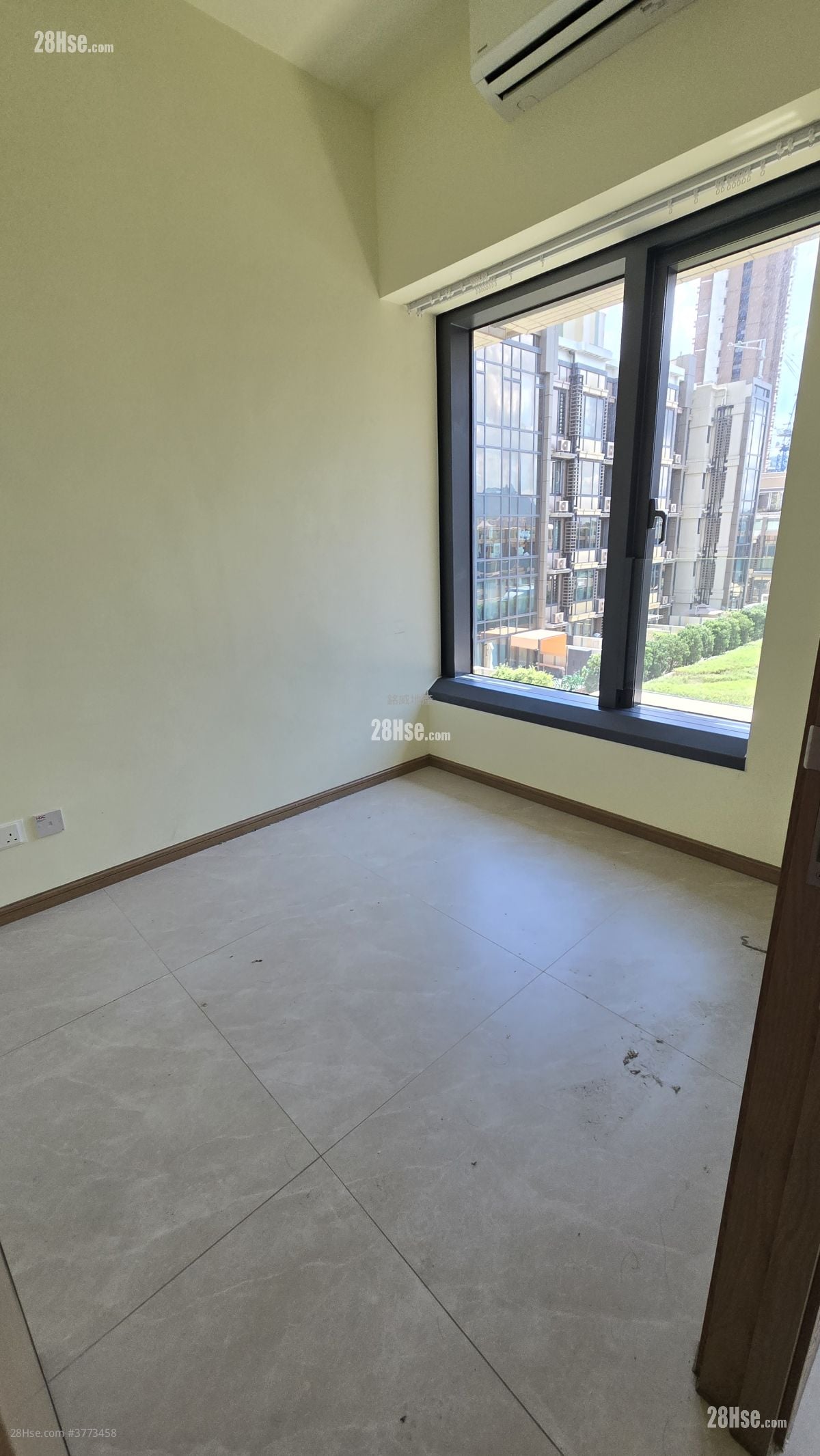 #LYOS 租盘 2 房 451 平方尺