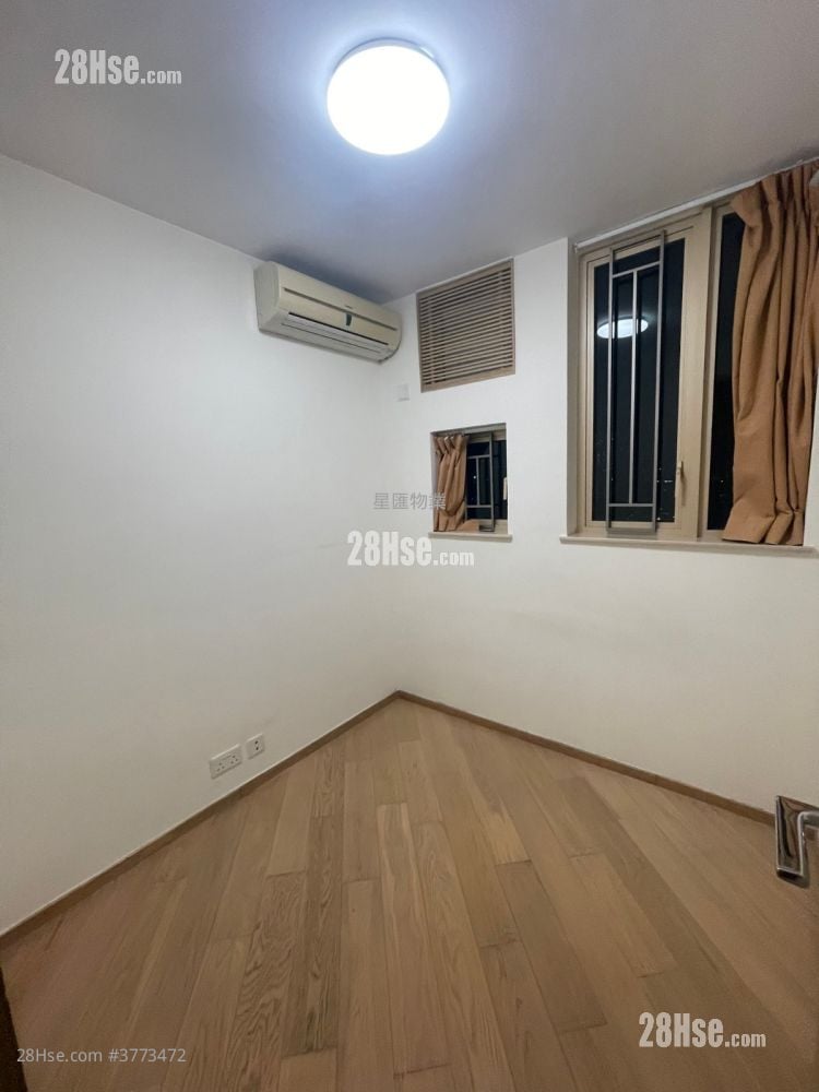 Harbour Place Sell 3 Bedrooms , 2 Bathrooms 593 ft²