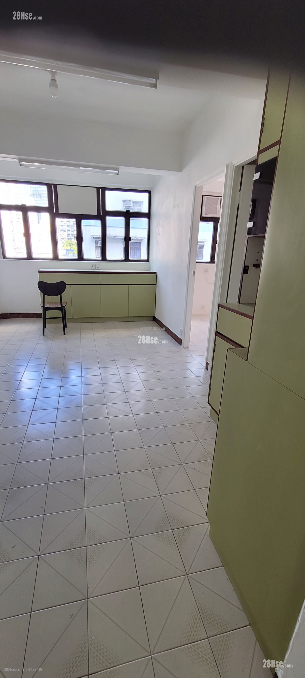 Tung Lee Mansion Sell 2 Bedrooms , 1 Bathroom 390 ft²