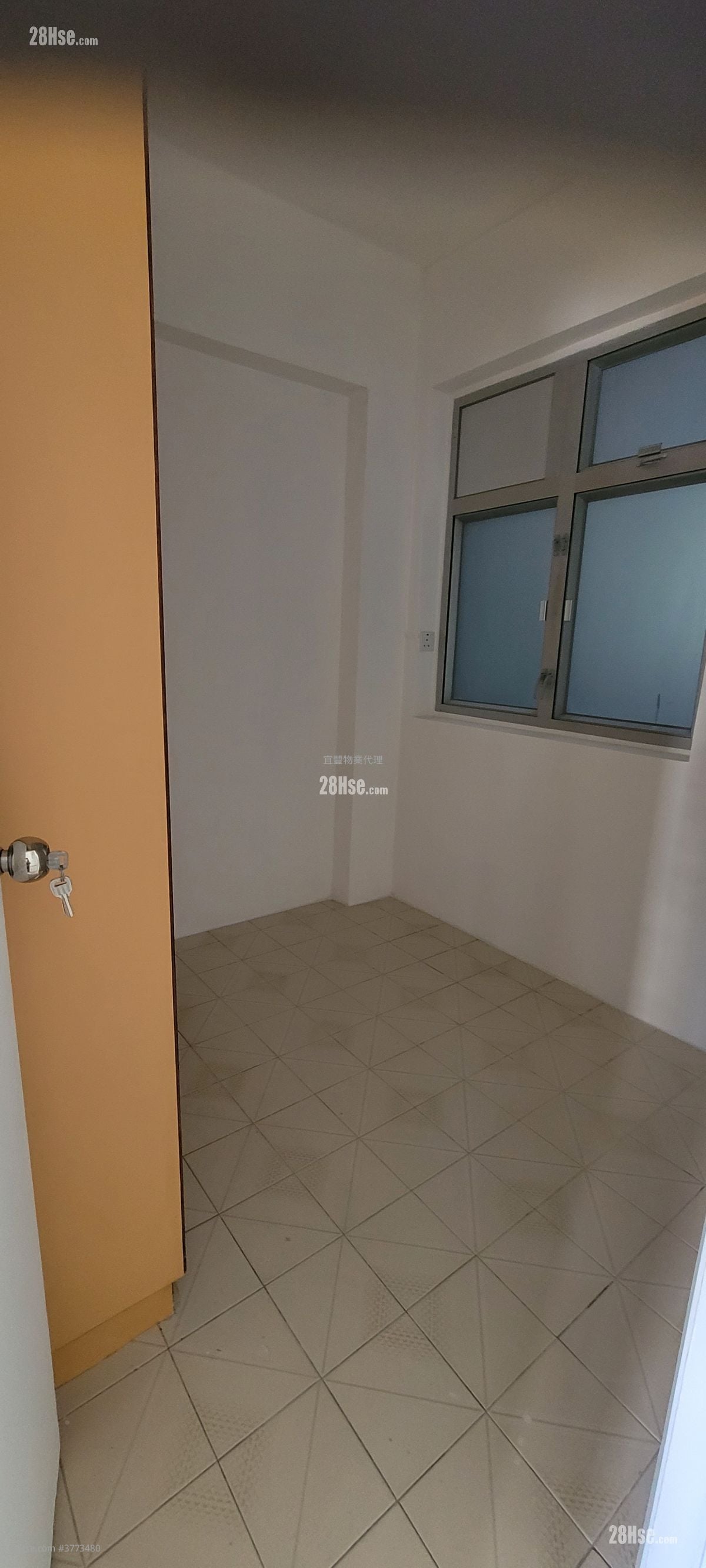 Tung Lee Mansion Sell 2 Bedrooms , 1 Bathroom 390 ft²