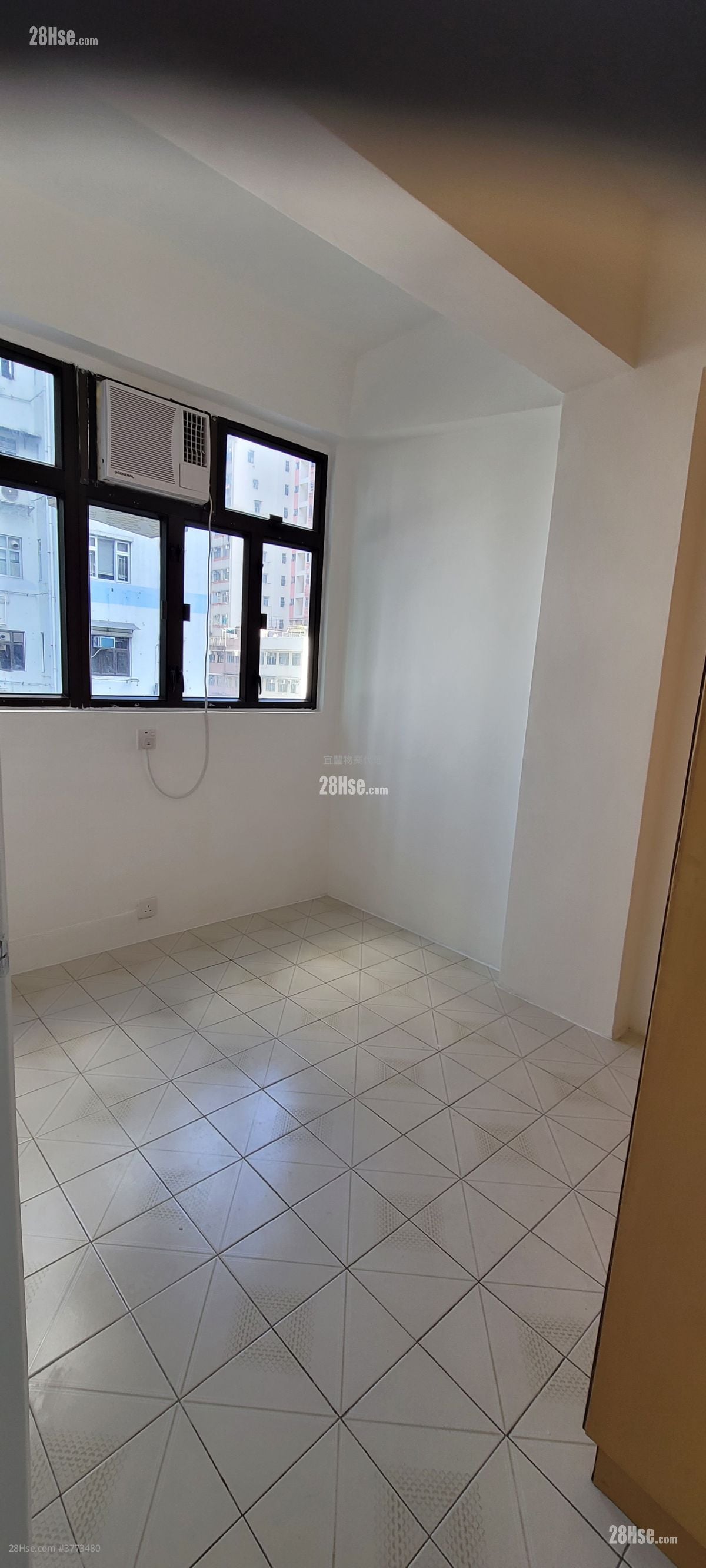 Tung Lee Mansion Sell 2 Bedrooms , 1 Bathroom 390 ft²