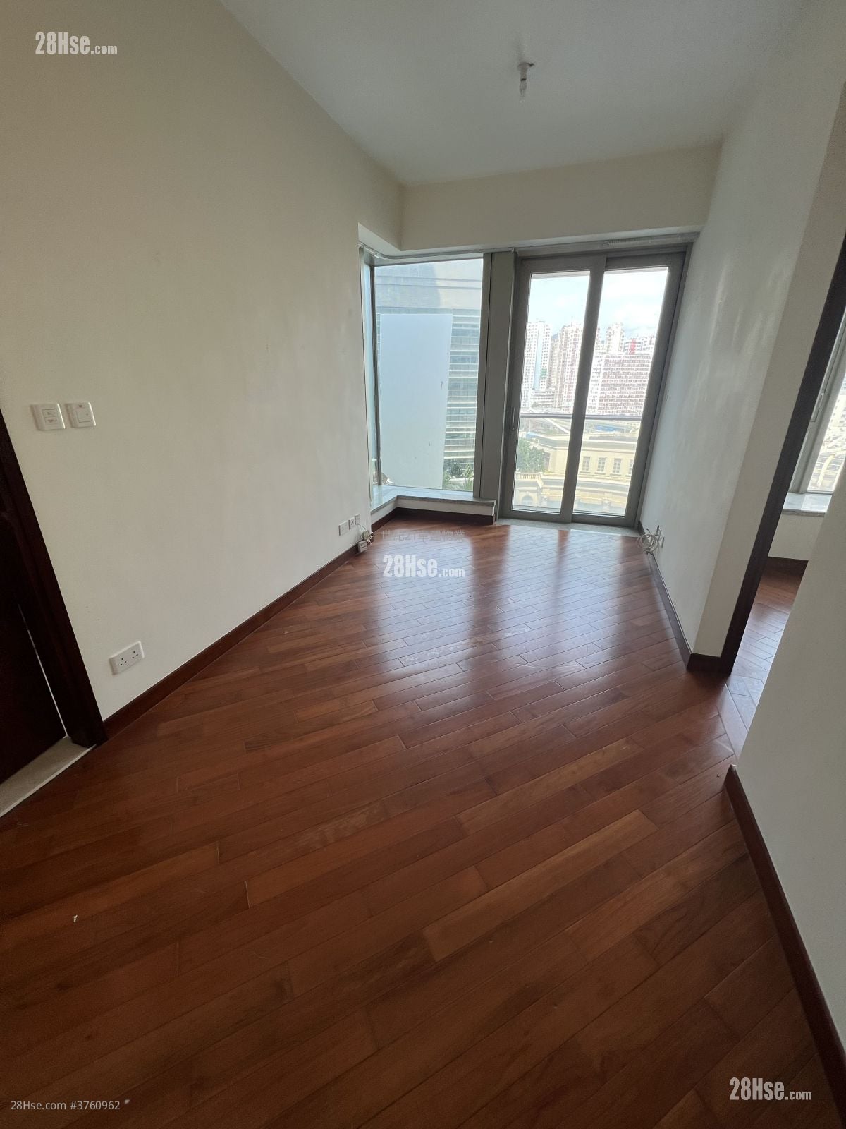 The Coronation Sell 2 Bedrooms , 1 Bathroom 513 ft²