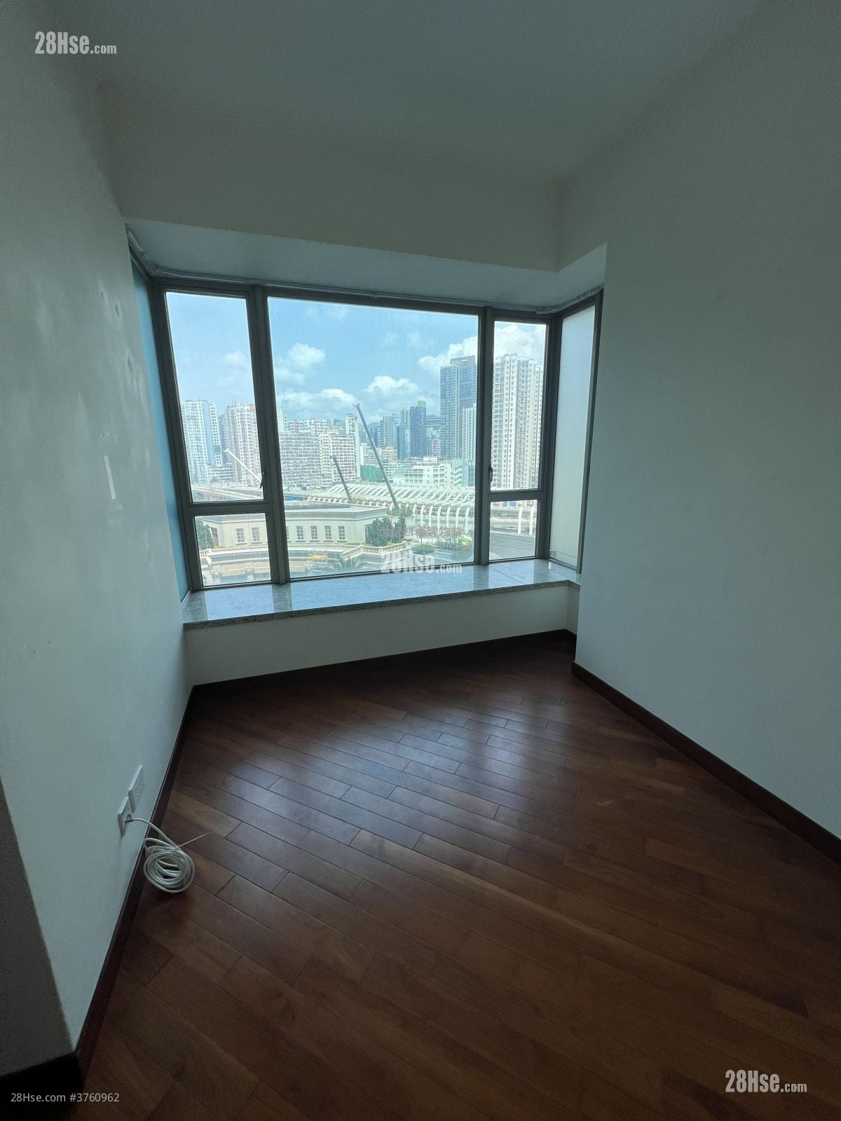 The Coronation Sell 2 Bedrooms , 1 Bathroom 513 ft²