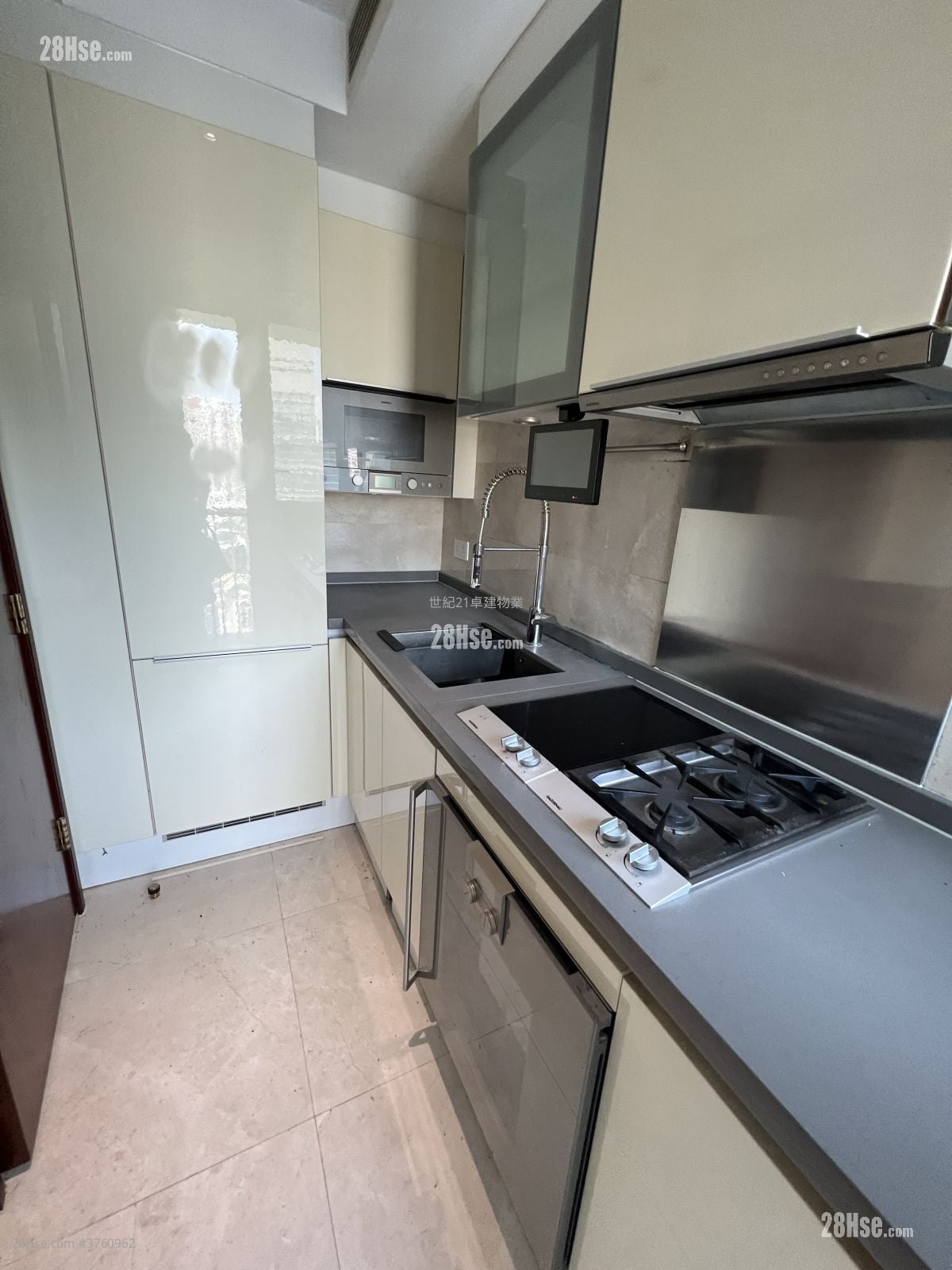 The Coronation Sell 2 Bedrooms , 1 Bathroom 513 ft²