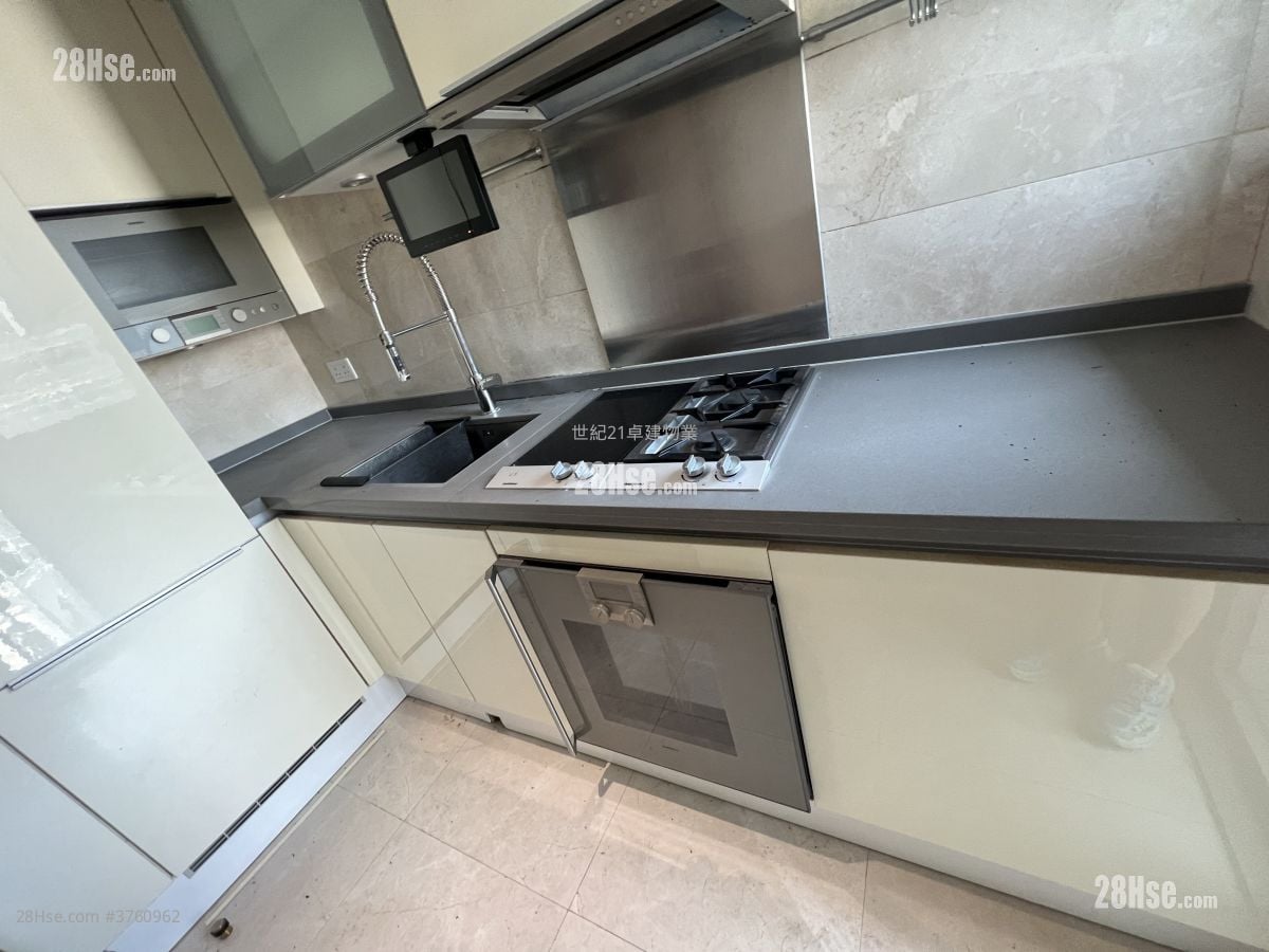 The Coronation Sell 2 Bedrooms , 1 Bathroom 513 ft²