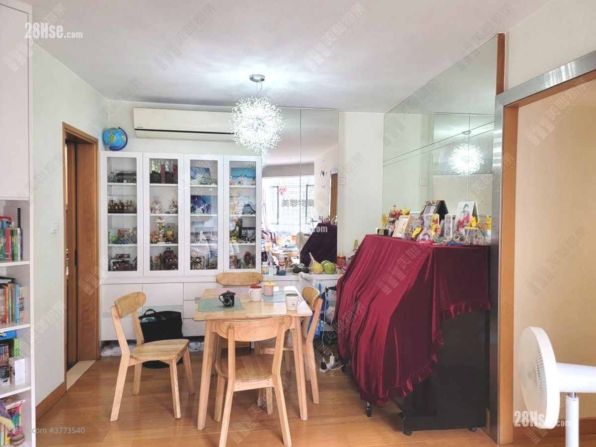 Sceneway Garden Sell 3 Bedrooms , 2 Bathrooms 720 ft²