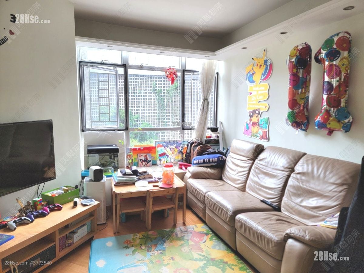 Sceneway Garden Sell 3 Bedrooms , 2 Bathrooms 720 ft²