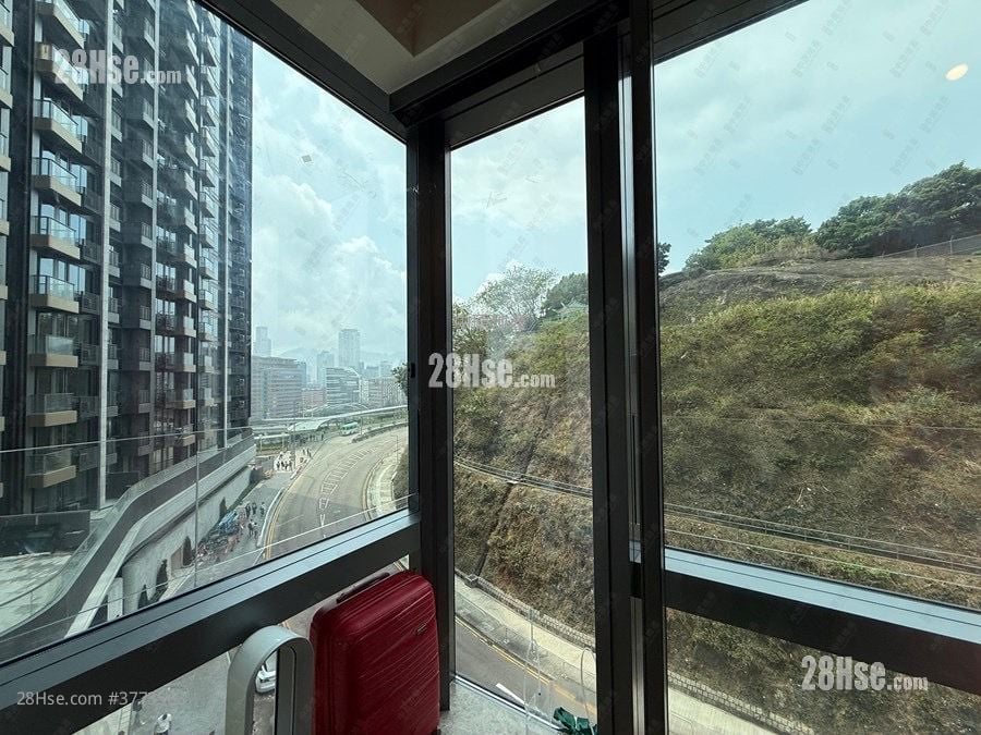 In One Sell 940 ft²