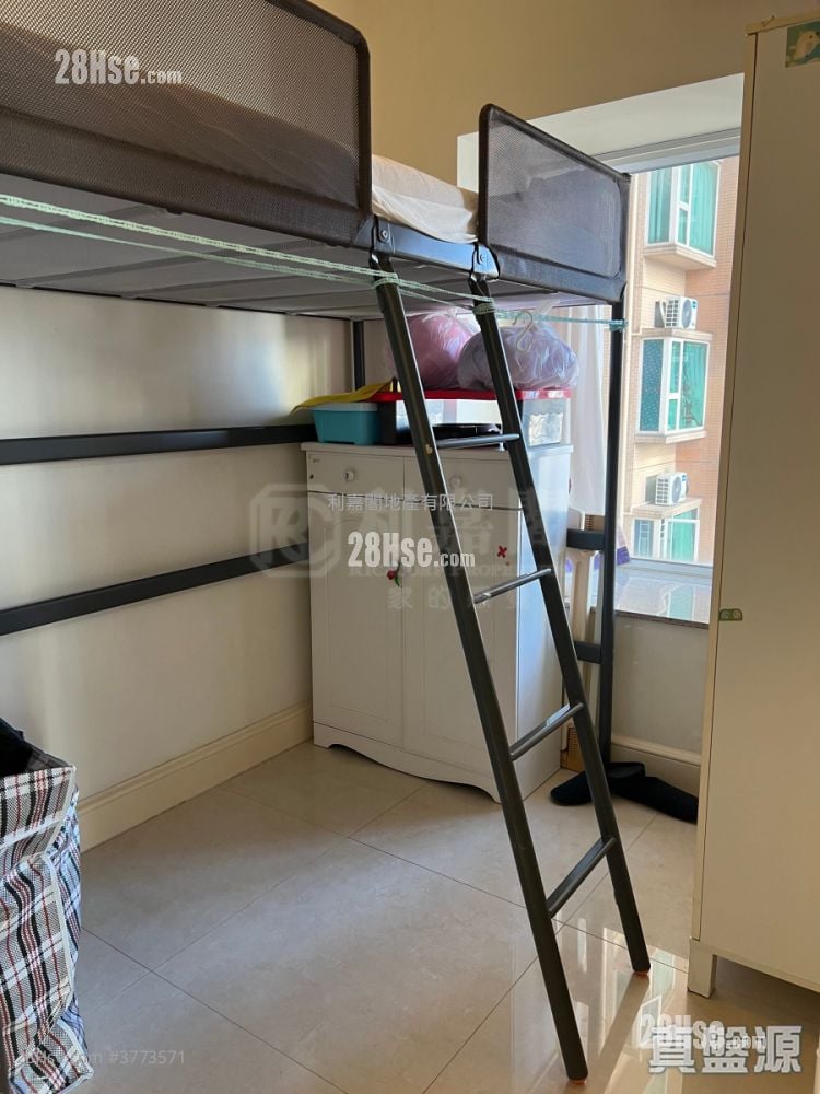 Central Park Towers Sell 2 Bedrooms , 1 Bathroom 502 ft²