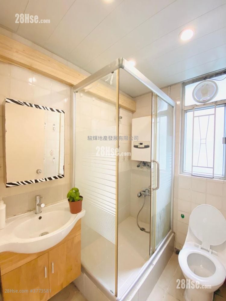 Season Mansion Sell 2 Bedrooms , 1 Bathroom 271 ft²